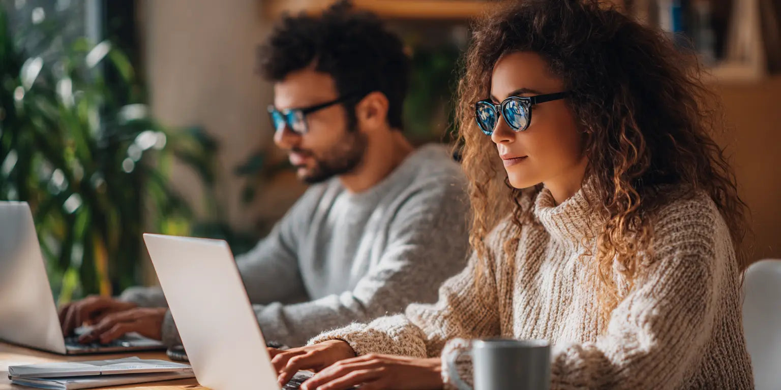 Imagem do artigo Óculos para Home Office: Como Proteger Seus Olhos e Render Mais